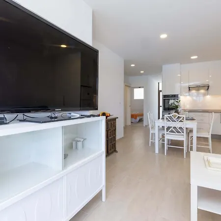 Santa Amalia 1 - Three Bed * Los Cristianos (Tenerife)